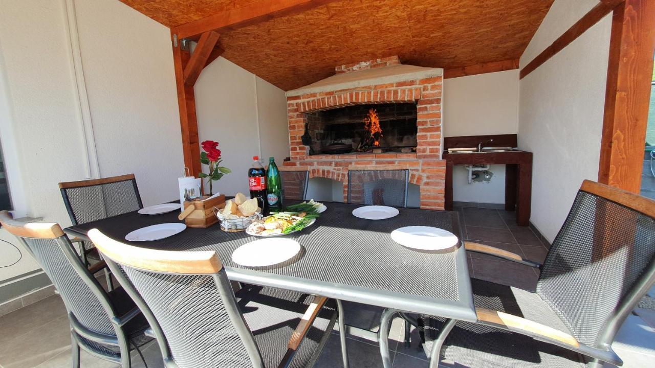 Holiday Home Emma Бихач Экстерьер фото