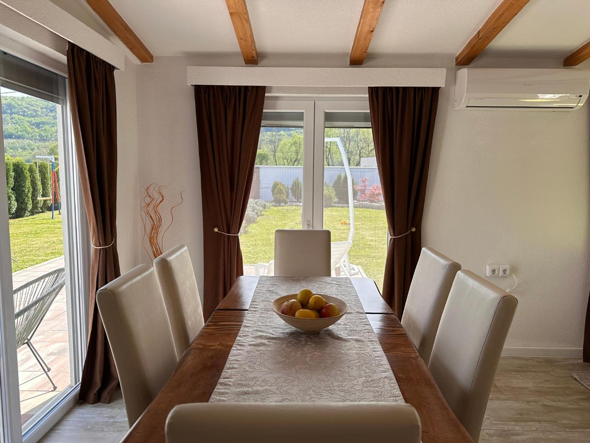 Holiday Home Emma Бихач Экстерьер фото