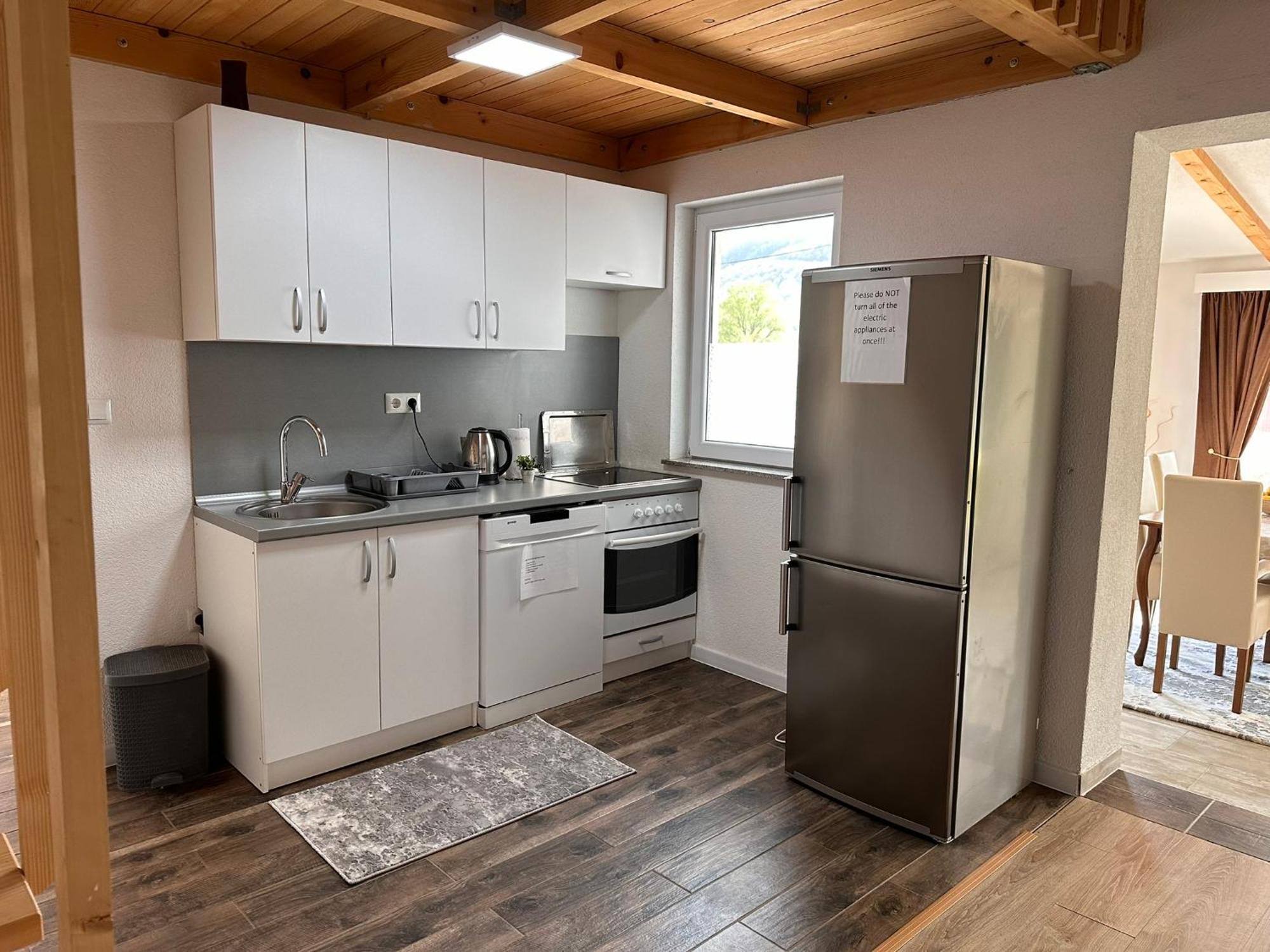 Holiday Home Emma Бихач Экстерьер фото