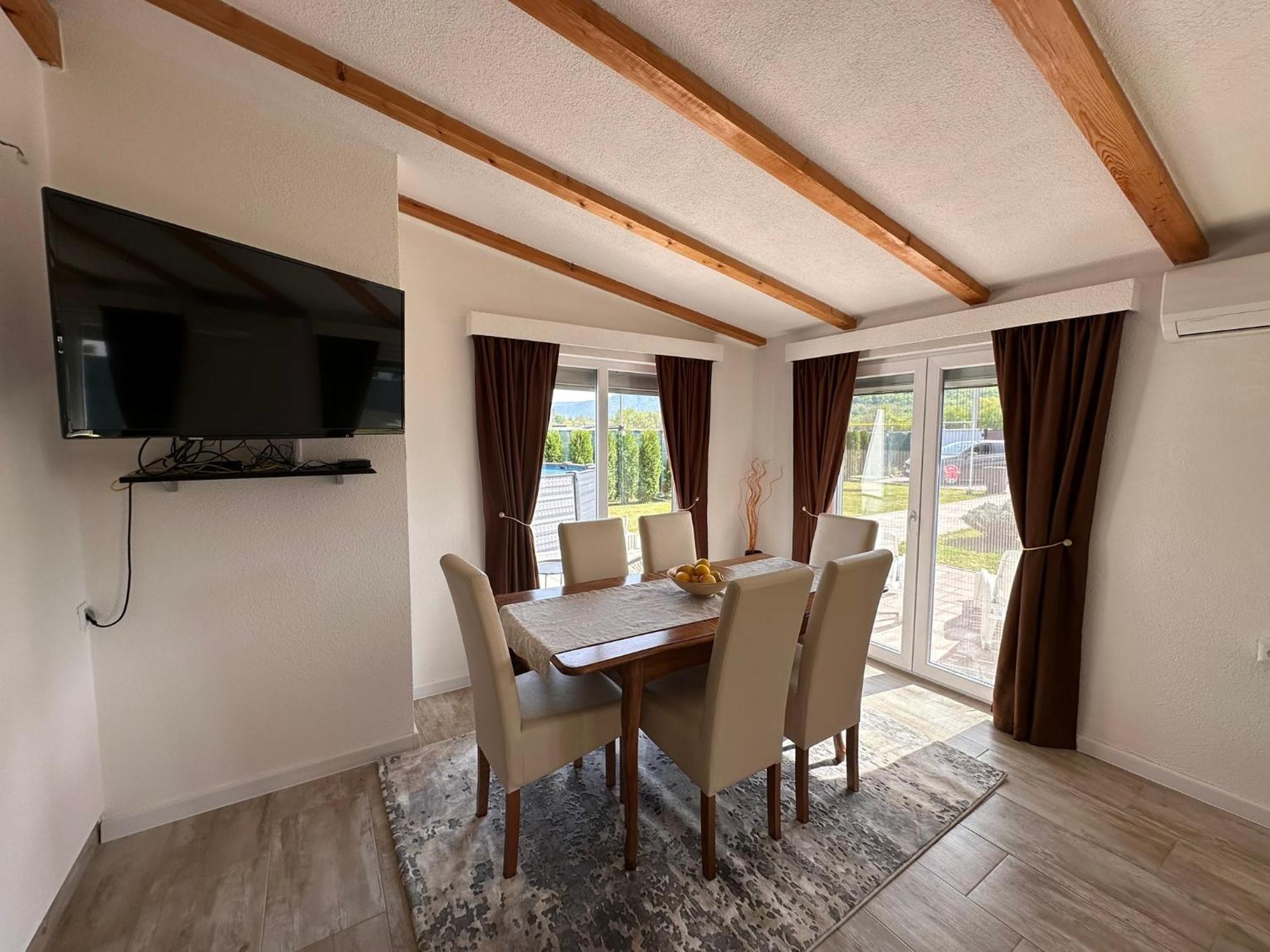Holiday Home Emma Бихач Экстерьер фото